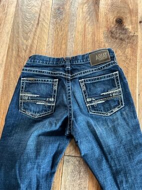 Ariat Indigo Distressed Pocket Denim Jeans 30x32 relaxed, cut M4